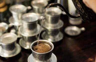 What Are Coffee Oils? Why They Matter to Flavor & Mouthfeel
