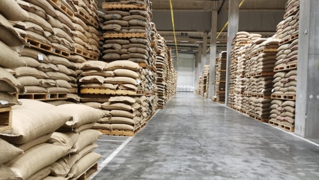 Coffee Inventory Planning for Cafés: How Much Coffee Should You Stock?